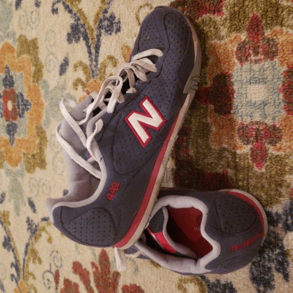 Shoes - Picture 4 of 5